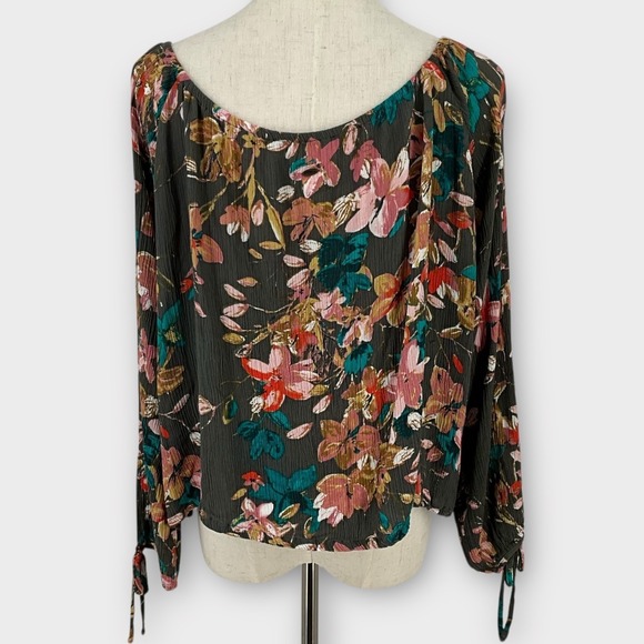 ONeill Women's Gray Floral Print Pleated Long‎ Sleeve Blouse Top Size M - Picture 4 of 8